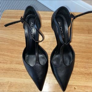 Aldo T strap high heel sz 8